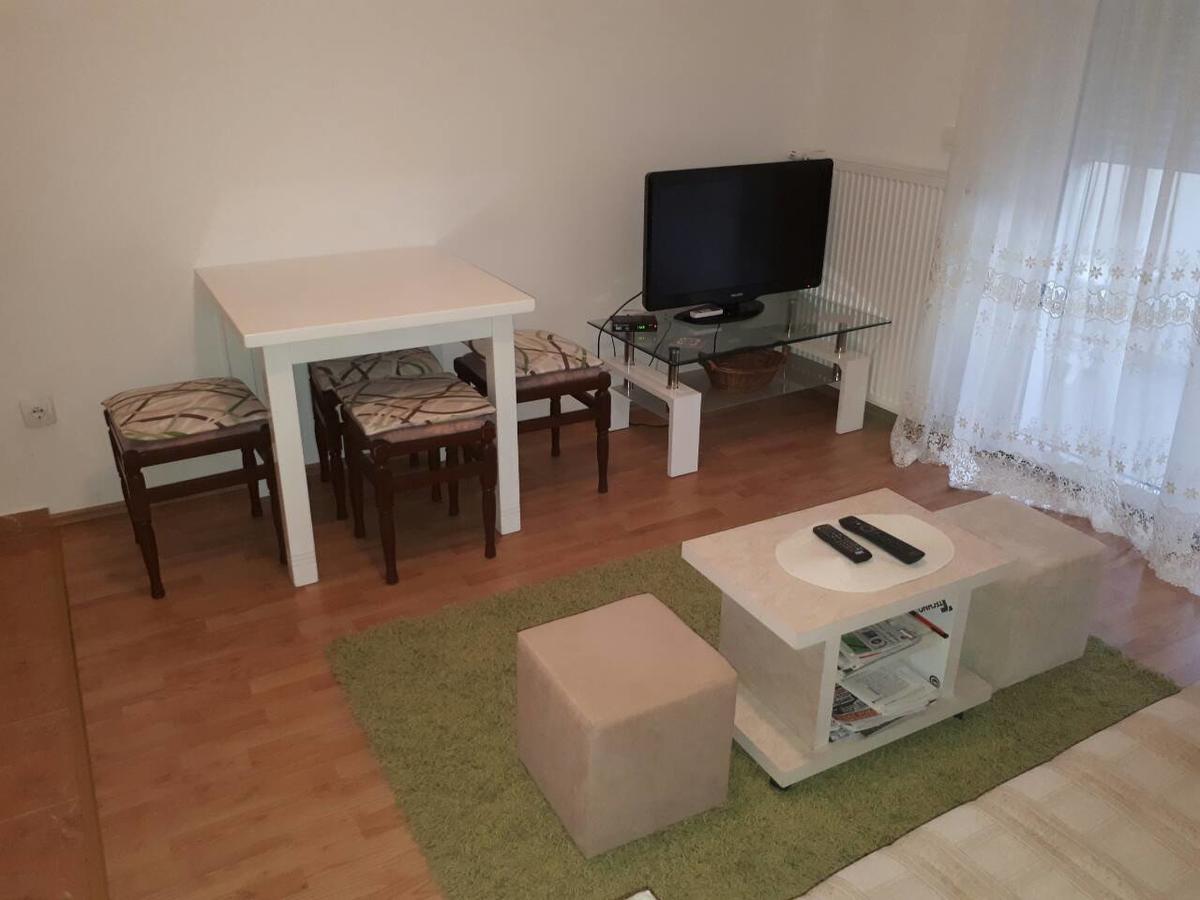 Renome Apartmani Banja Koviljača Eksteriør billede
